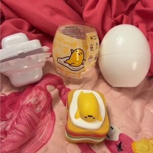 Hamee Gudetama Capsule (Series 1)
Surprise Squishy Water-Filled Figure- SANDWICH